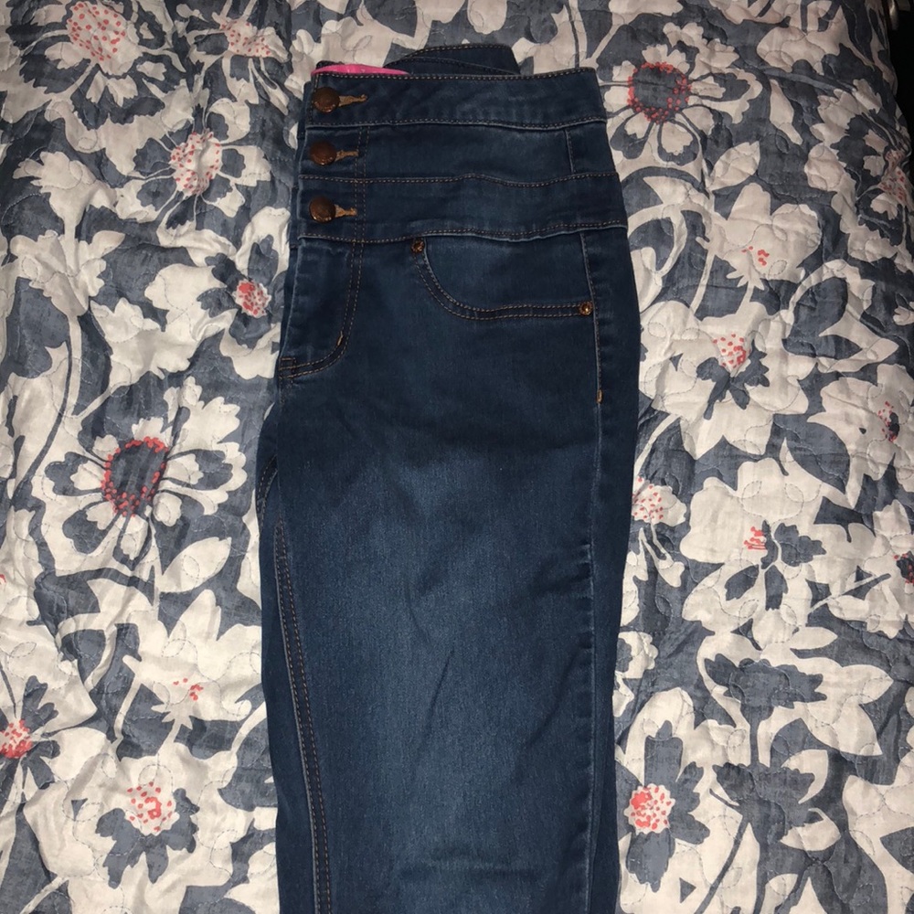 High waisted & low cut skinny jeans